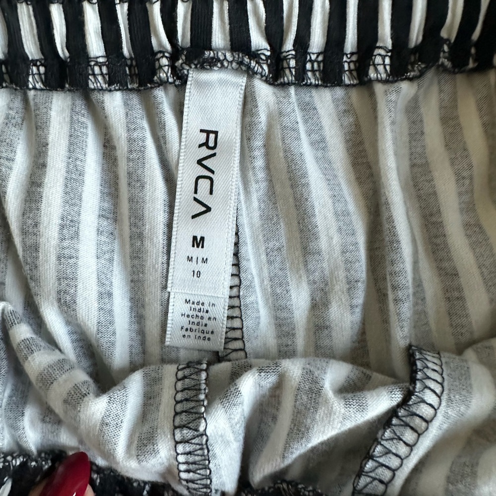RVCA Black and White Striped Elastic Waist Shorts - Picture 3 of 4